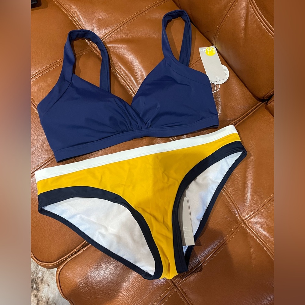 NWT Boden Swimming set . Size 10 MB